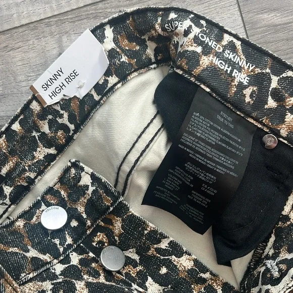 Women’s Volcom Leopard Animal Print Skinny Jeans - Picture 4 of 6